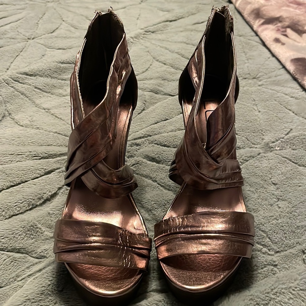 GLO wedge open toe shoes with back zipper.